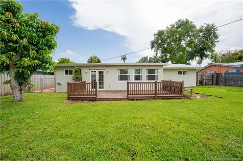 1028 NE Hansen Terrace Jensen Beach FL 34957