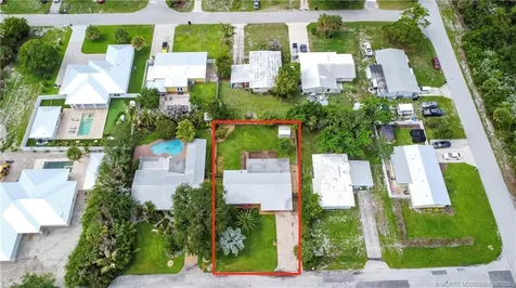 1028 NE Hansen Terrace Jensen Beach FL 34957