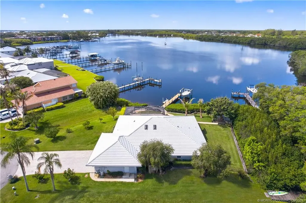 1007 SE Kitching Cove Lane Port St Lucie FL 34952