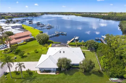 1007 SE Kitching Cove Lane Port St Lucie FL 34952