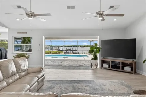 1007 SE Kitching Cove Lane Port St Lucie FL 34952