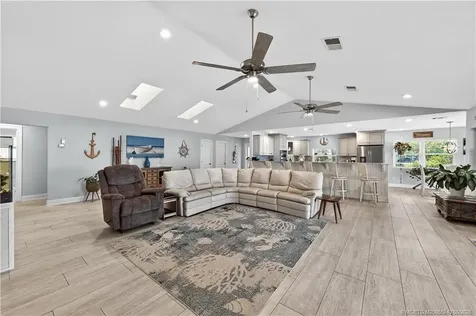 1007 SE Kitching Cove Lane Port St Lucie FL 34952