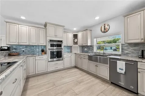 1007 SE Kitching Cove Lane Port St Lucie FL 34952