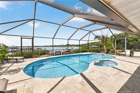 1007 SE Kitching Cove Lane Port St Lucie FL 34952