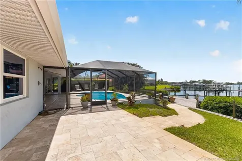 1007 SE Kitching Cove Lane Port St Lucie FL 34952