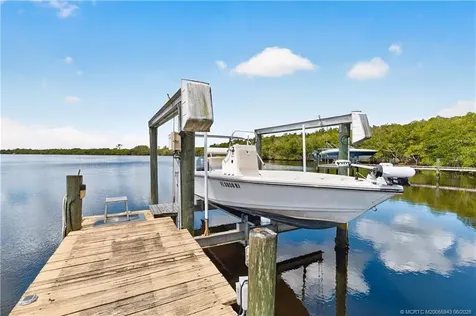 1007 SE Kitching Cove Lane Port St Lucie FL 34952