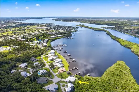 1007 SE Kitching Cove Lane Port St Lucie FL 34952