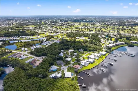 1007 SE Kitching Cove Lane Port St Lucie FL 34952
