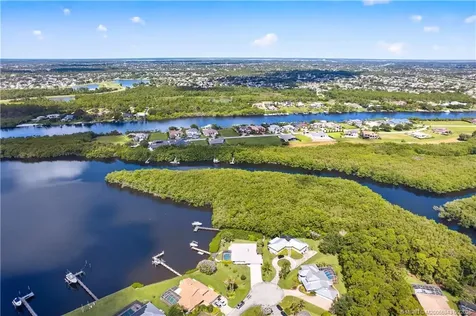 1007 SE Kitching Cove Lane Port St Lucie FL 34952