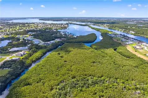 1007 SE Kitching Cove Lane Port St Lucie FL 34952