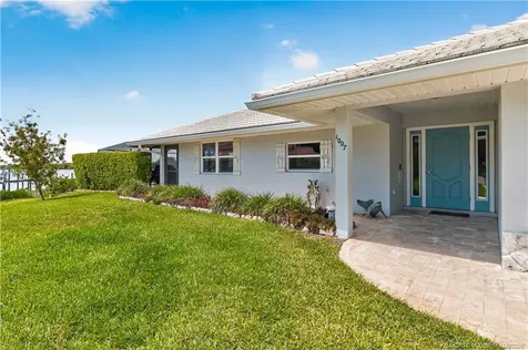 1007 SE Kitching Cove Lane Port St Lucie FL 34952