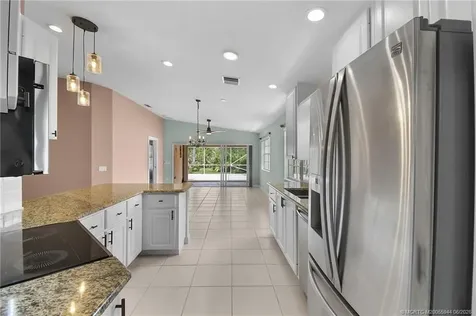 8693 SE Retreat Drive Hobe Sound FL 33455