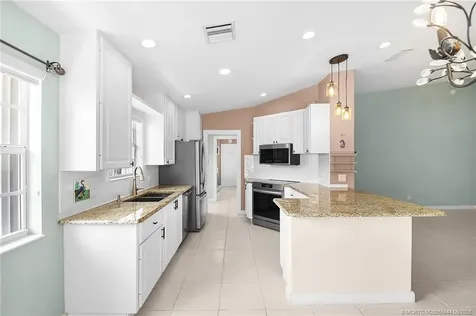 8693 SE Retreat Drive Hobe Sound FL 33455
