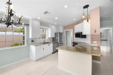 8693 SE Retreat Drive Hobe Sound FL 33455
