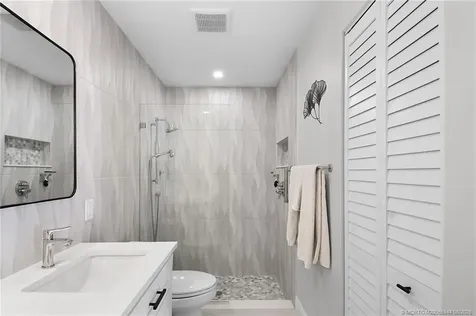 8693 SE Retreat Drive Hobe Sound FL 33455