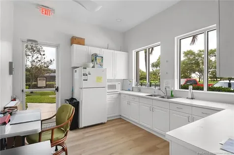 8693 SE Retreat Drive Hobe Sound FL 33455