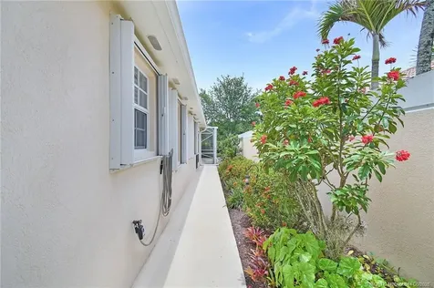 8693 SE Retreat Drive Hobe Sound FL 33455