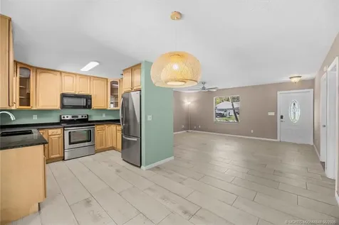 687 NE Maranta Terrado Jensen Beach FL 34957