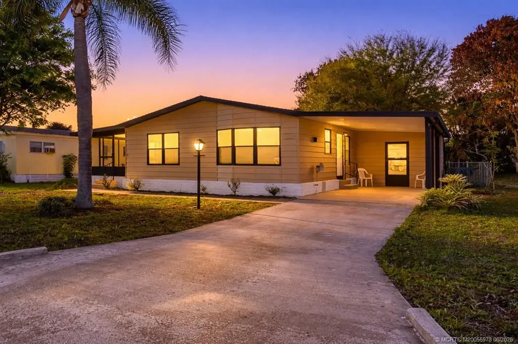 2828 SW Toronado Trail Stuart FL 34997