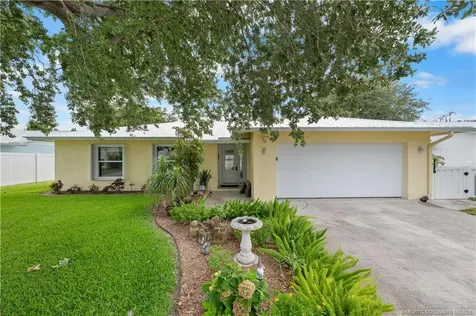 8974 SE Bobo Court Hobe Sound FL 33455