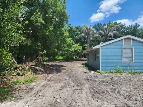 3300 SW Dunklin Avenue Okeechobee FL 34974