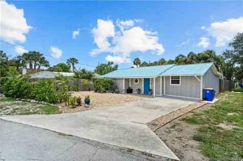2495 NE Hickory Avenue Jensen Beach FL 34957