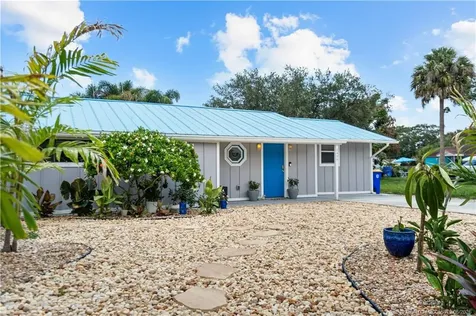 2495 NE Hickory Avenue Jensen Beach FL 34957