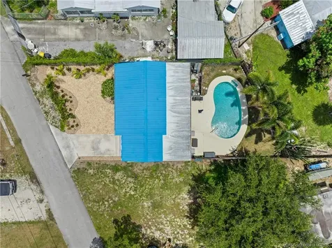 2495 NE Hickory Avenue Jensen Beach FL 34957