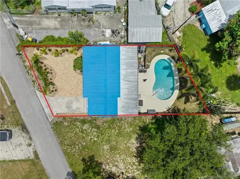 2495 NE Hickory Avenue Jensen Beach FL 34957
