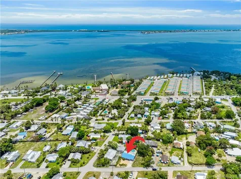 2495 NE Hickory Avenue Jensen Beach FL 34957