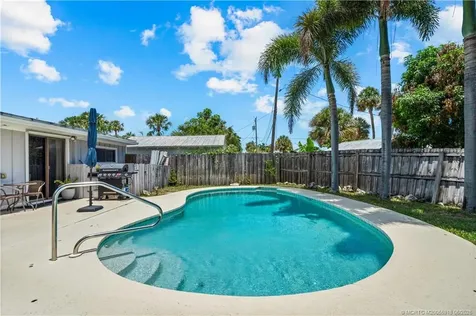 2495 NE Hickory Avenue Jensen Beach FL 34957