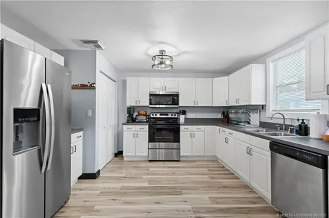 2495 NE Hickory Avenue Jensen Beach FL 34957