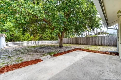 1240 SE Saint Lawrence Way Stuart FL 34997