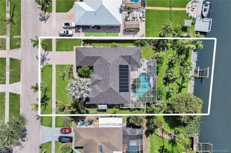 460 NE Cornwall Avenue Port St Lucie FL 34983