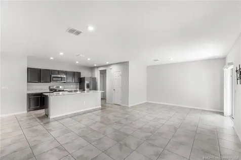 3351 Liberty Square Way Fort Pierce FL 34982