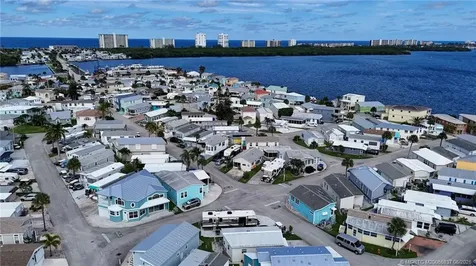 944 Nettles Boulevard Jensen Beach FL 34957