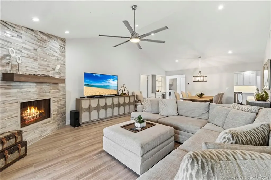 164 SE Crestwood Circle Stuart FL 34997