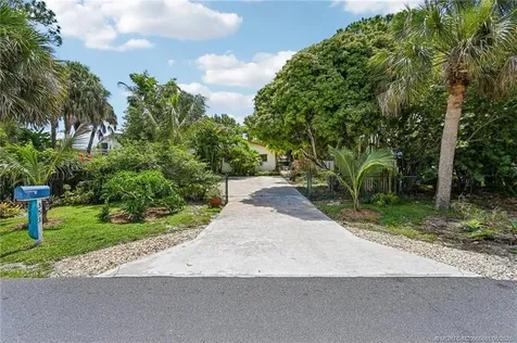 351 SE Flamingo Avenue Stuart FL 34996