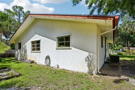 351 SE Flamingo Avenue Stuart FL 34996