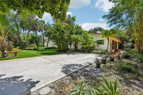 351 SE Flamingo Avenue Stuart FL 34996