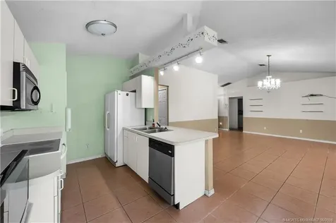 645 SW Nichols Terrace Port St Lucie FL 34953
