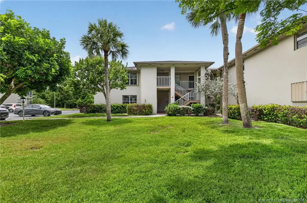 2 Lake Vista Trail Port St Lucie FL 34952