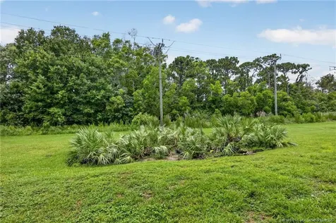 2 Lake Vista Trail Port St Lucie FL 34952