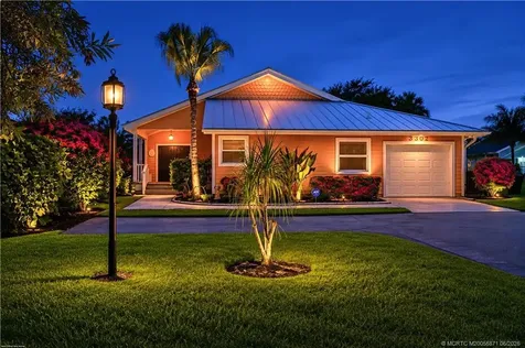 3302 NE Spinnaker Way Jensen Beach FL 34957
