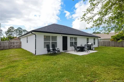 1225 SW Hunnicut Avenue SW Port St Lucie FL 34953