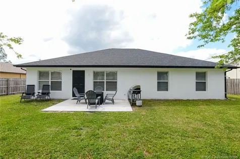 1225 SW Hunnicut Avenue SW Port St Lucie FL 34953