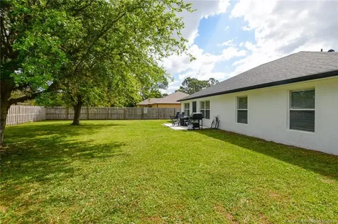 1225 SW Hunnicut Avenue SW Port St Lucie FL 34953