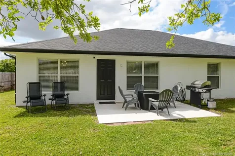 1225 SW Hunnicut Avenue SW Port St Lucie FL 34953