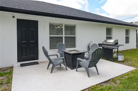 1225 SW Hunnicut Avenue SW Port St Lucie FL 34953
