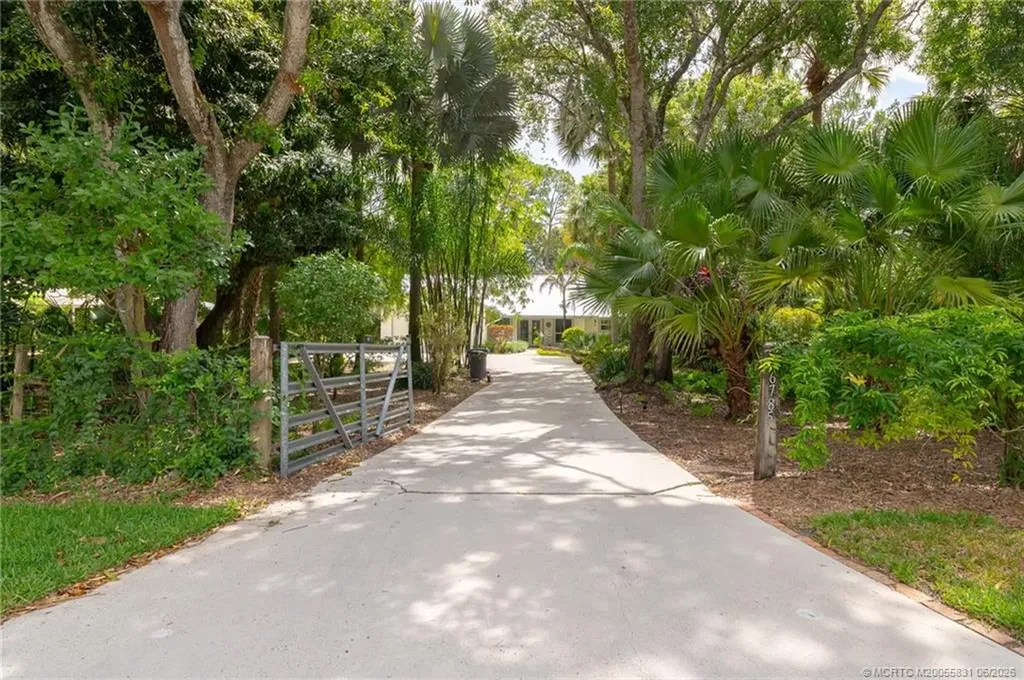6785 SW Gaines Avenue Stuart FL 34997